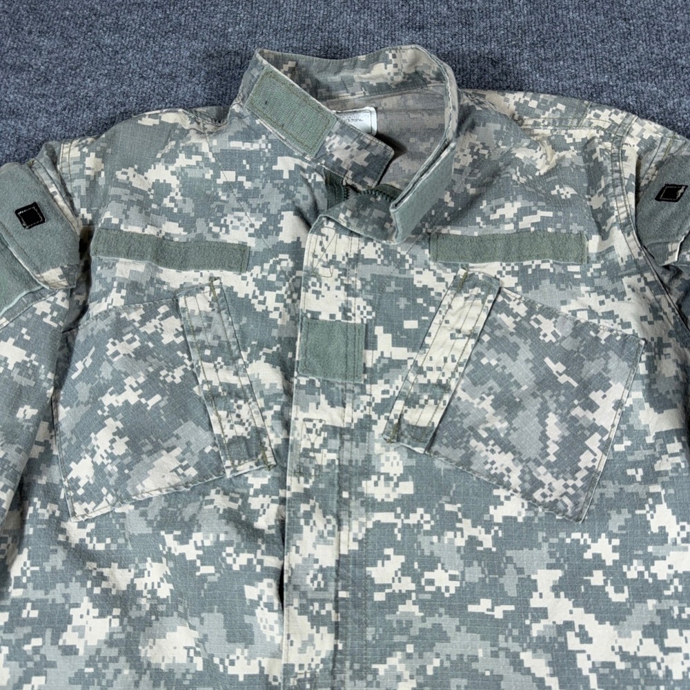 US Army Combat Uniform ACU Coat UCP Digital Camo Flame Resistant Medium Regular